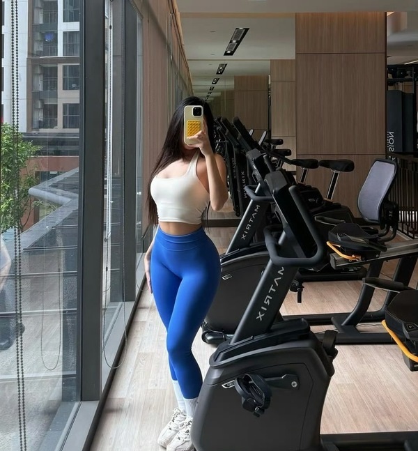 Gái việt khoe vú 1