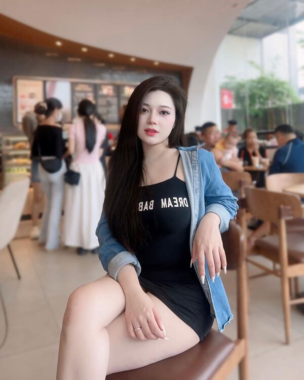 gái xinh cởi mở 4